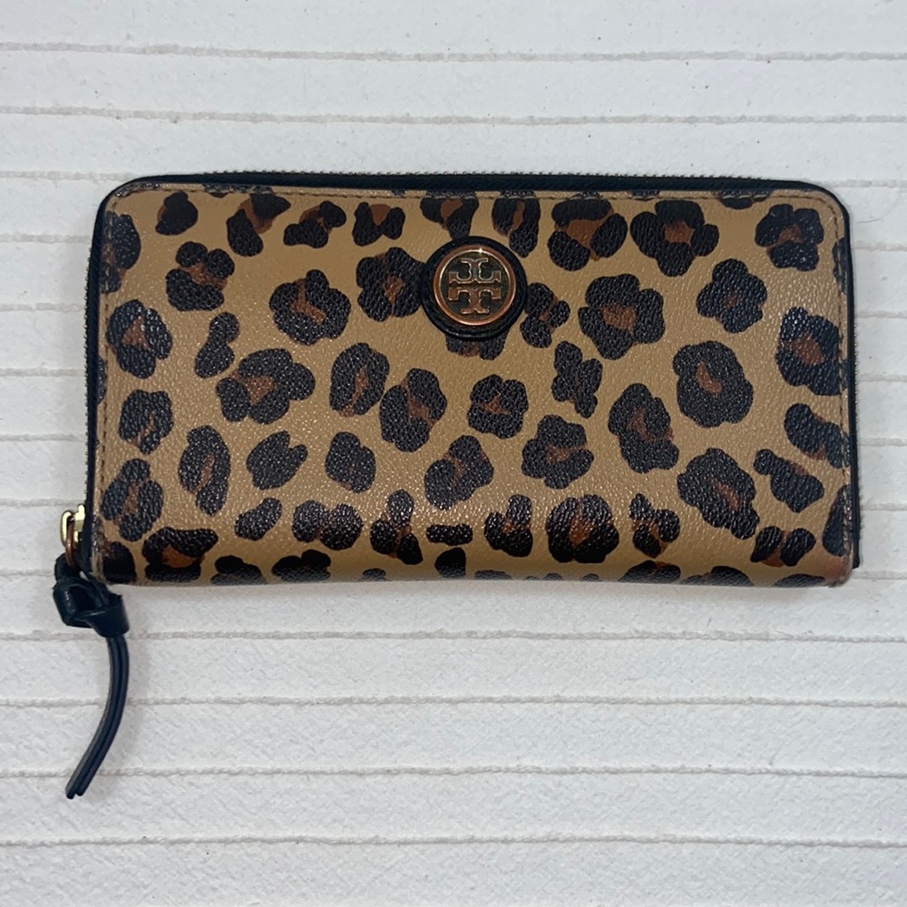 Authentic Tory Burch Leopard Print zip around long Wallet